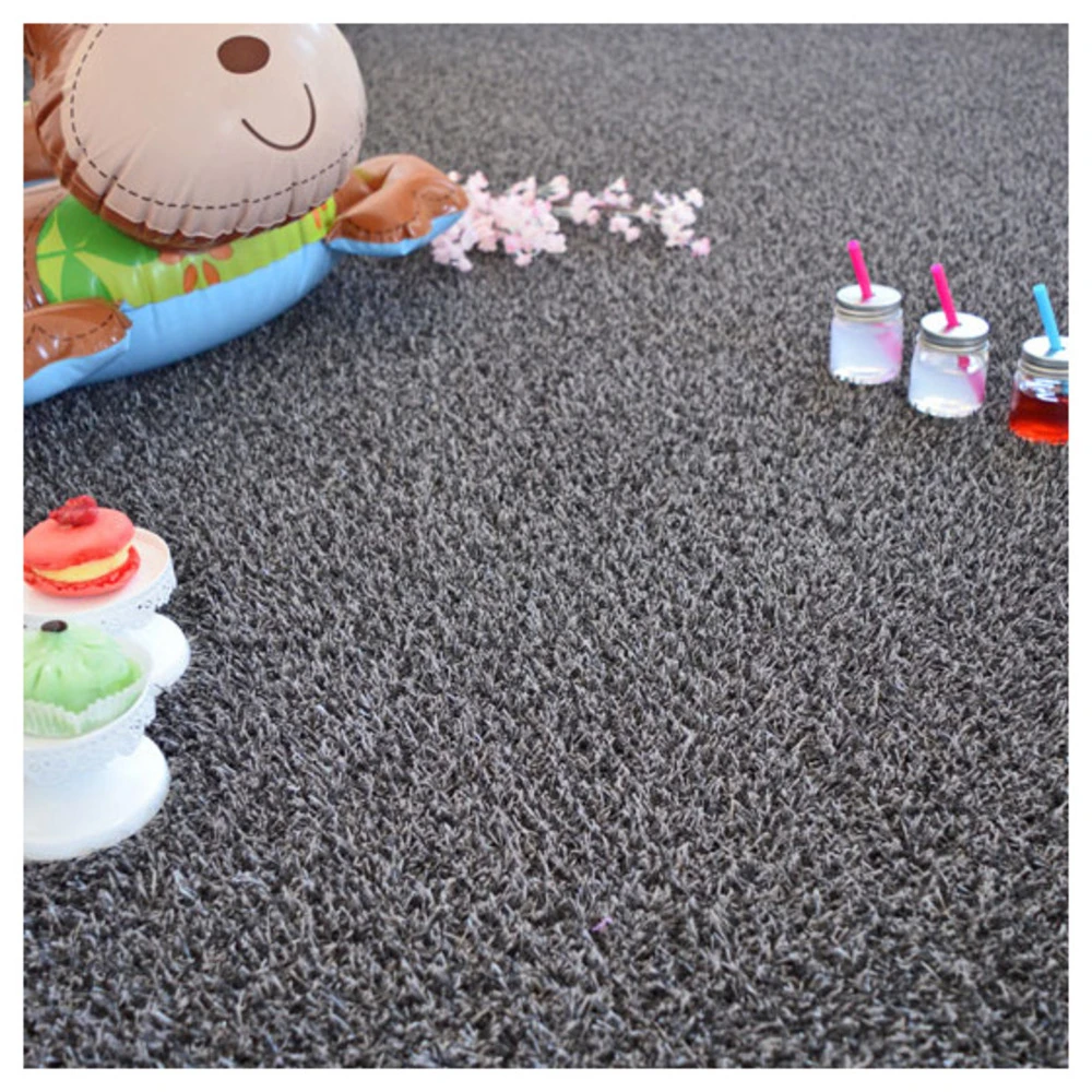 Gazon Synthétique Happy Party - Couleur Gris Foncé - Classé Feu - 20mm - 1m X 7m – Image 3